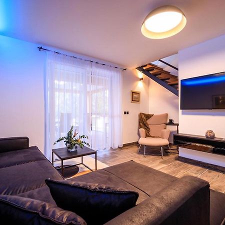 Villa Aljmas ภายนอก รูปภาพ