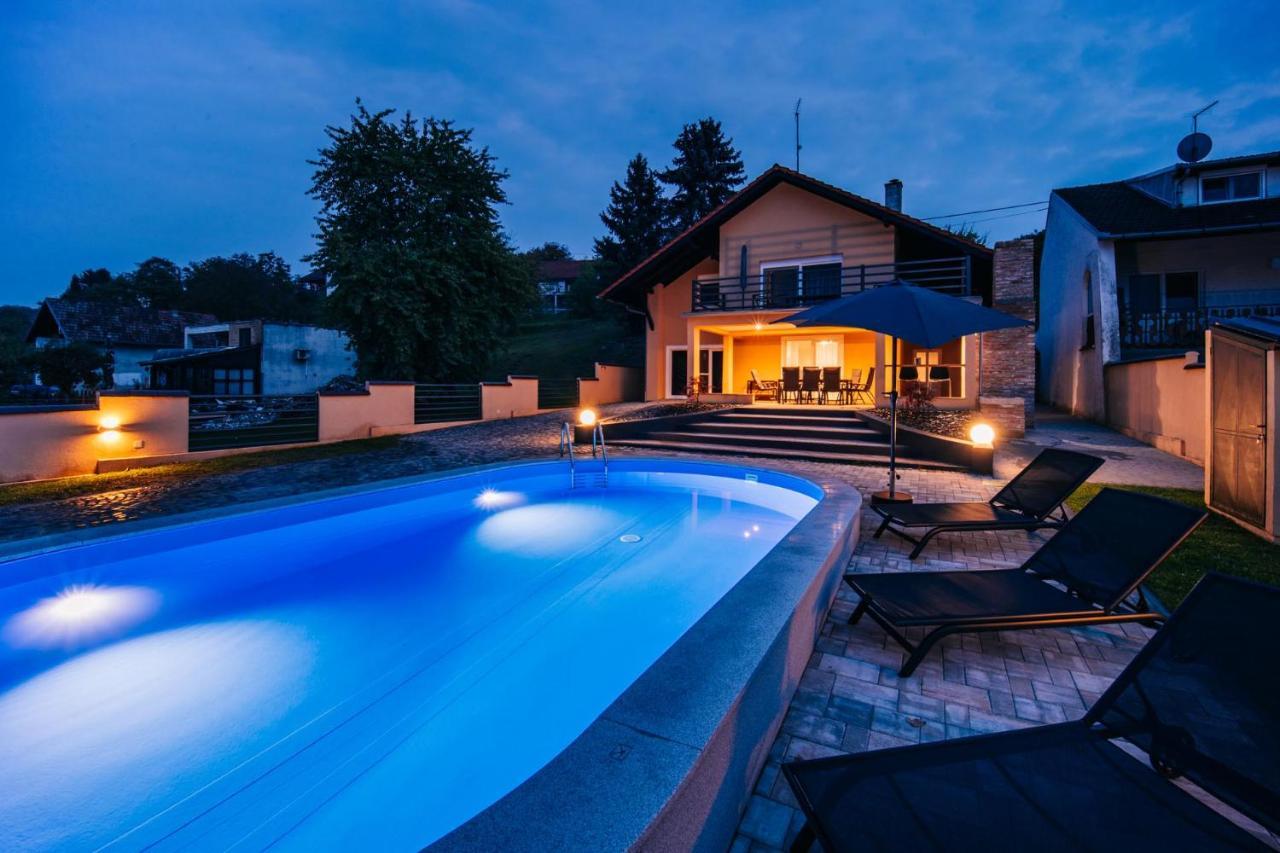 Villa Aljmas ภายนอก รูปภาพ