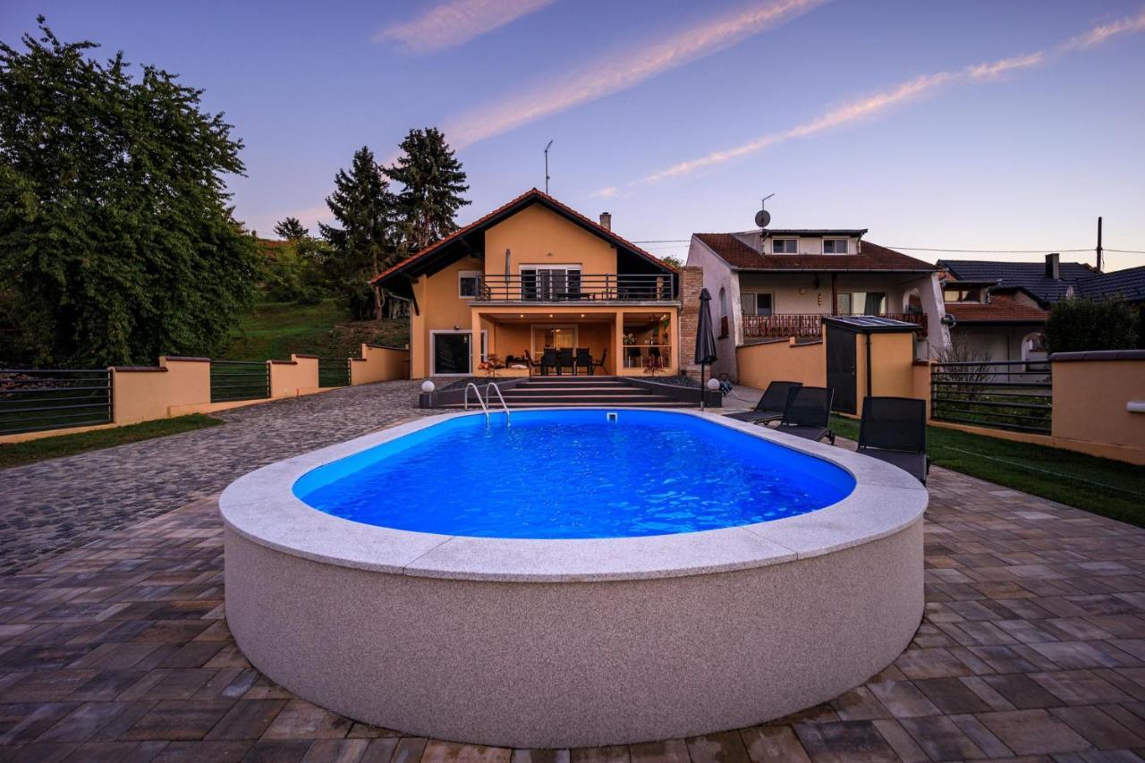 Villa Aljmas ภายนอก รูปภาพ